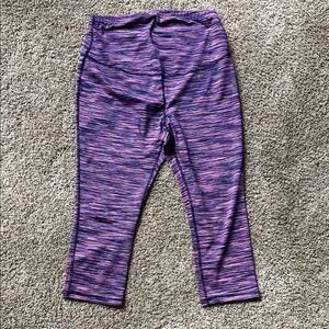 Old Navy Pink and Black Maternity cropped Leggings Stretchy Comfort